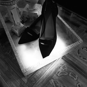 Ann Taylor low heel suede black pumps size 8.5